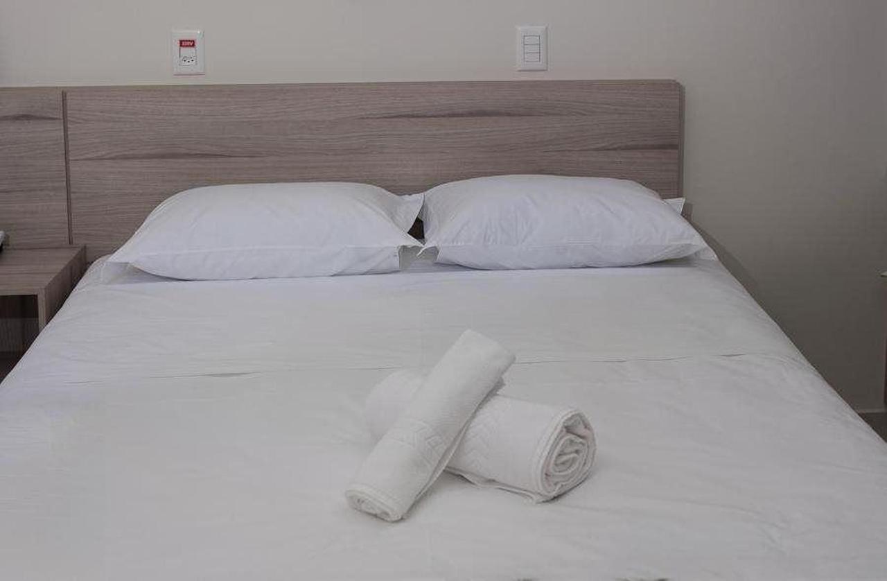 Hotel Dois H جوينفيل المظهر الخارجي الصورة